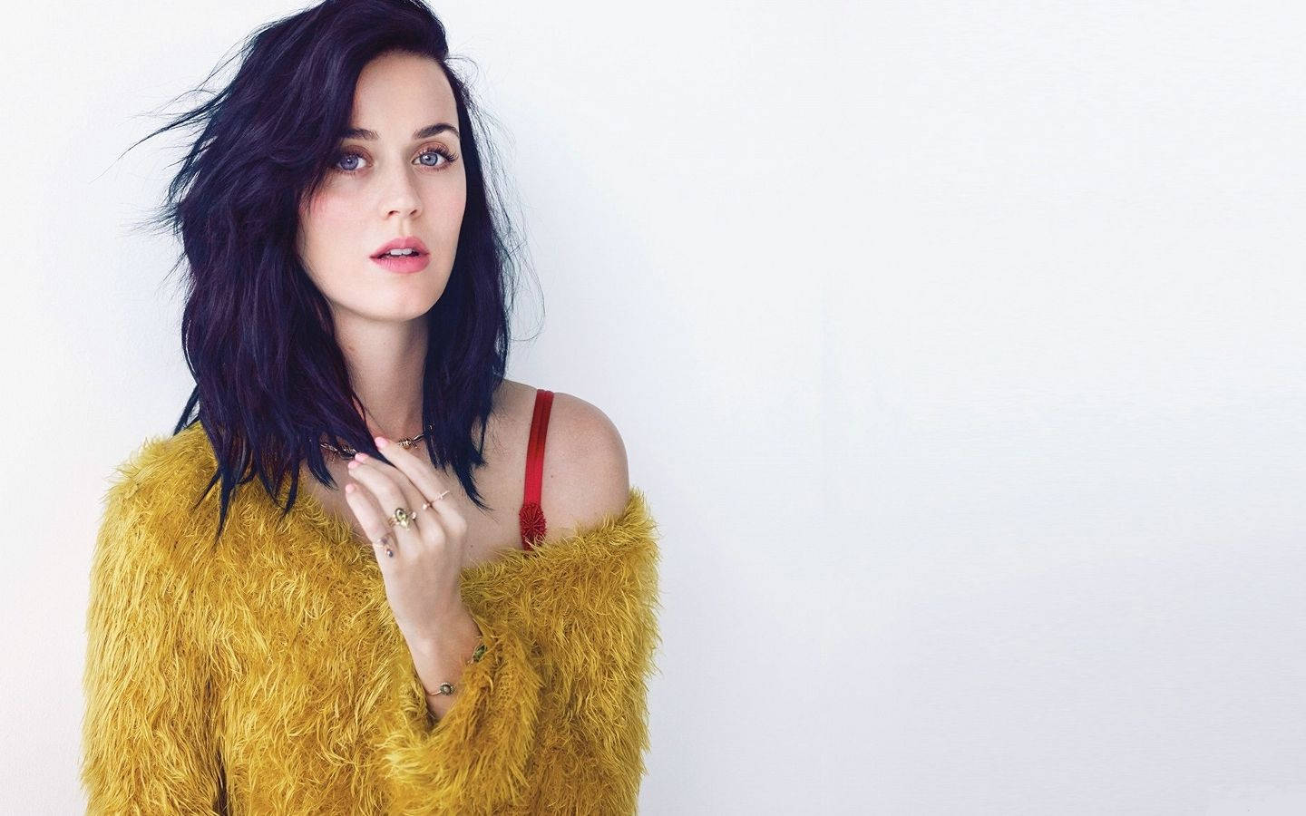 Casual Katy Perry In Yellow Fur Shirt Wallpaper
