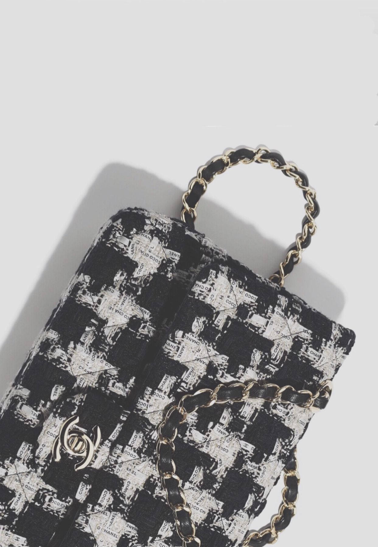 Chanel Aesthetic Purse Wallpaper