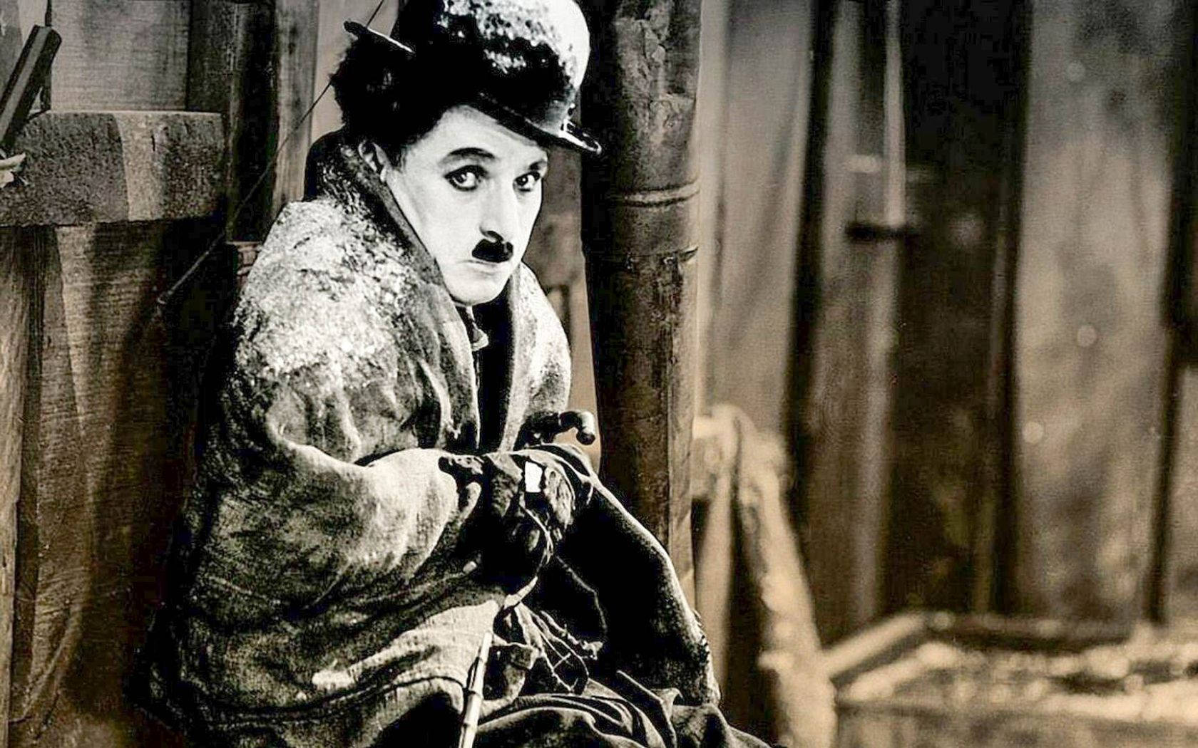 Charlie Chaplin Cold Wallpaper