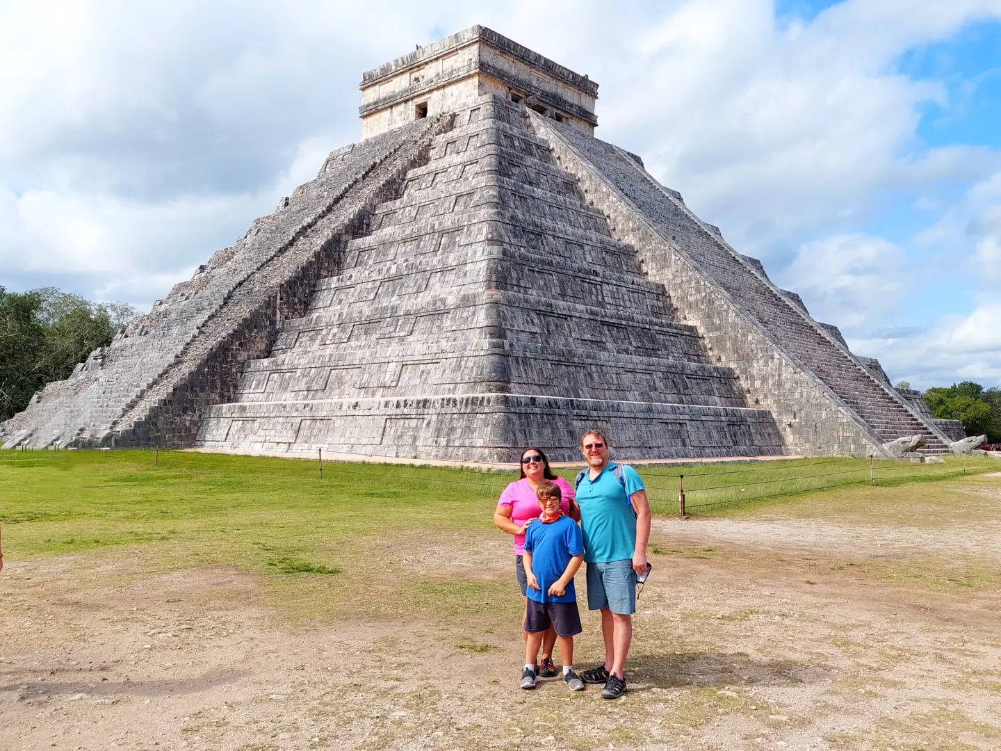 Chichen Itza Tourist Family Wallpaper