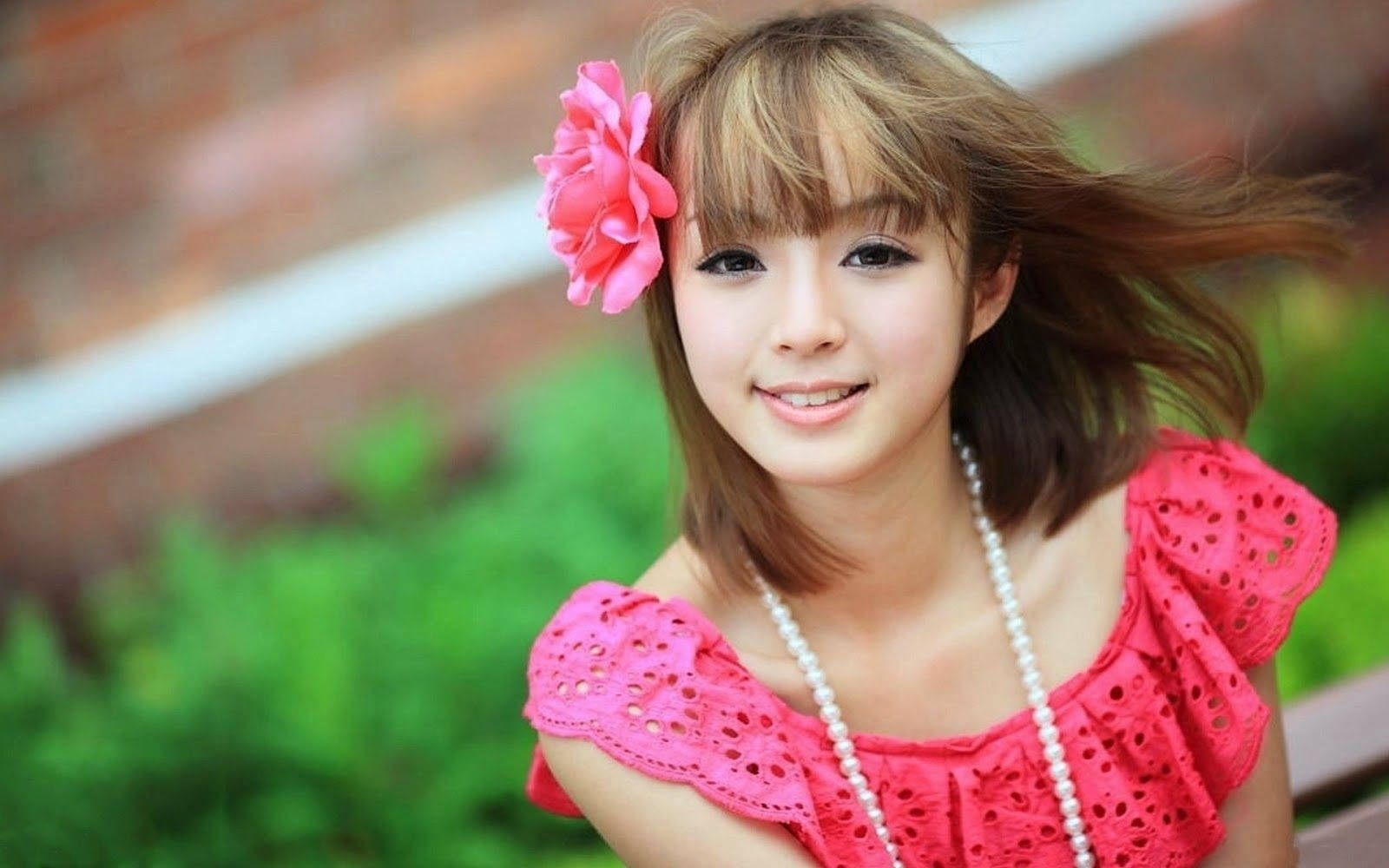 Chinese Girl Pink Flower Wallpaper