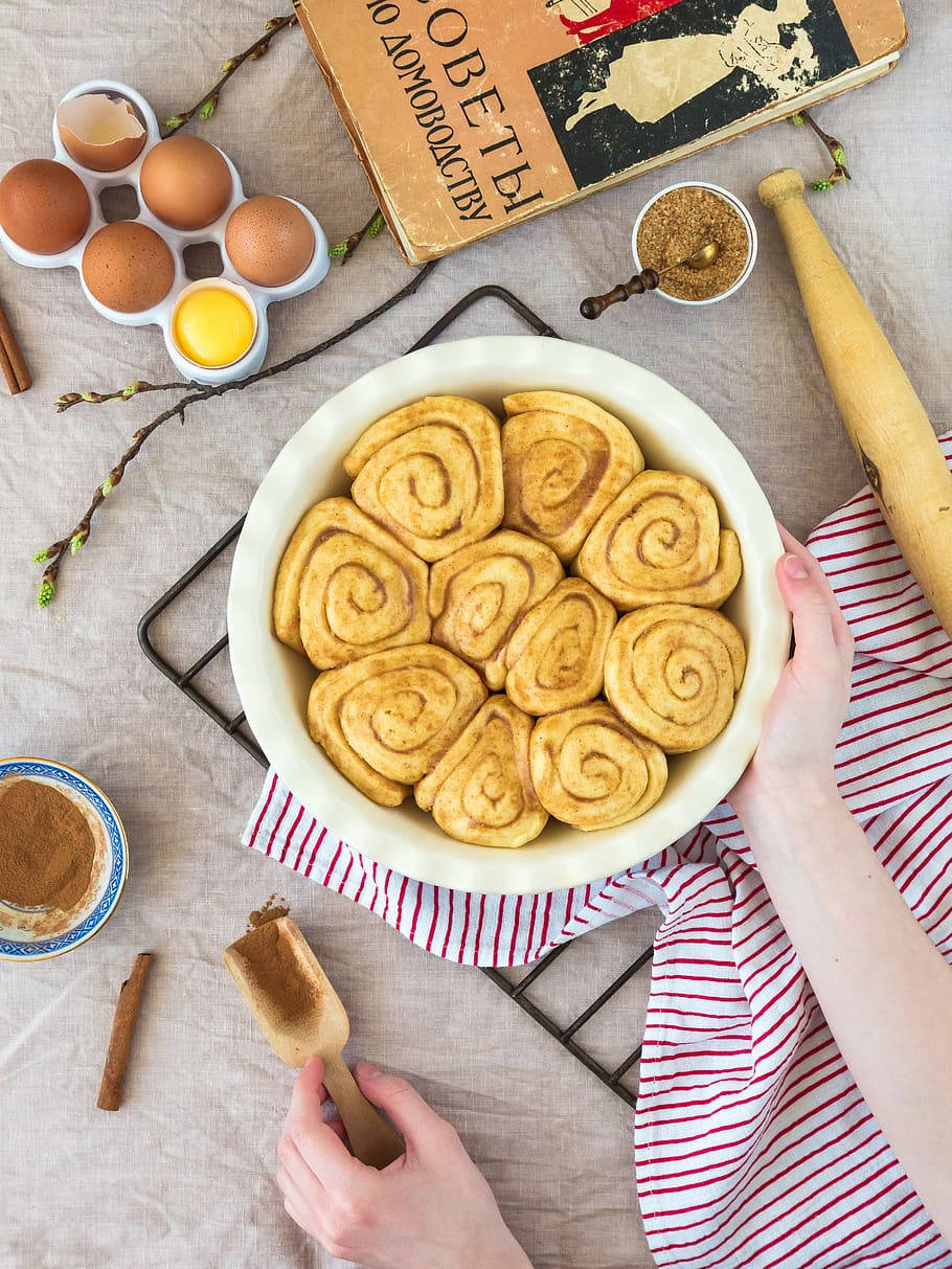 Cinnamon Roll Aesthetic Shot Wallpaper