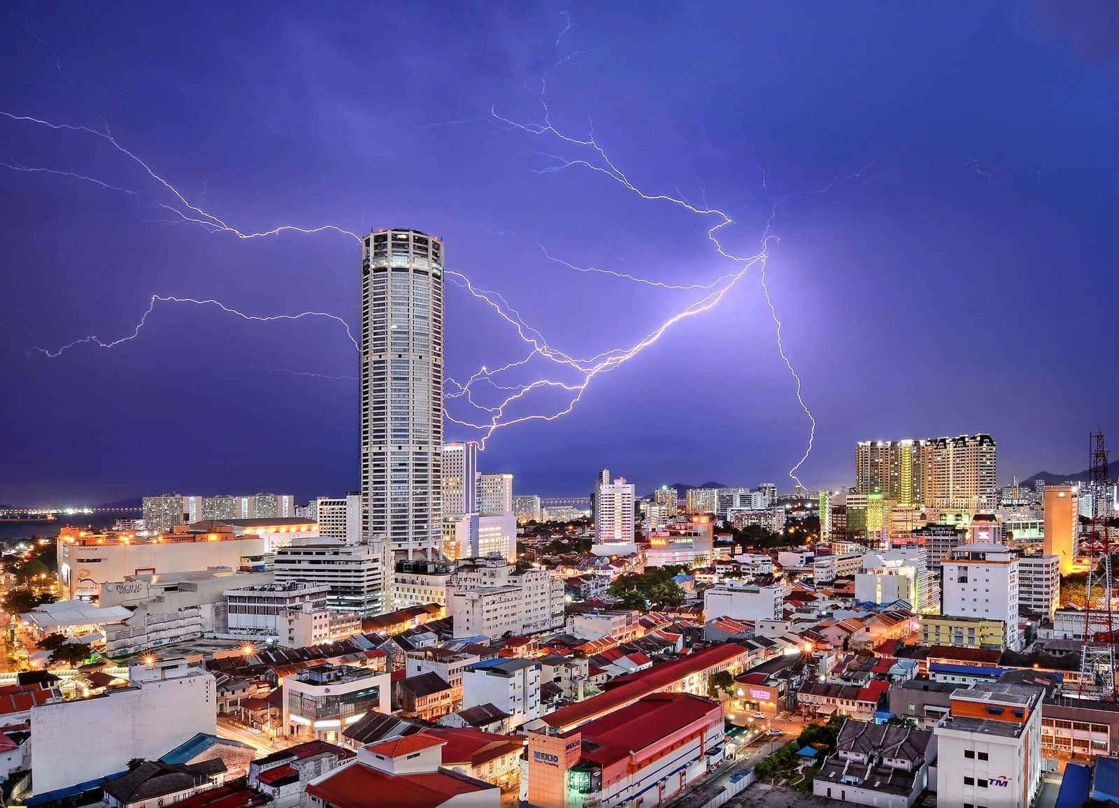 Cityscape Lightning Strike Night View Wallpaper