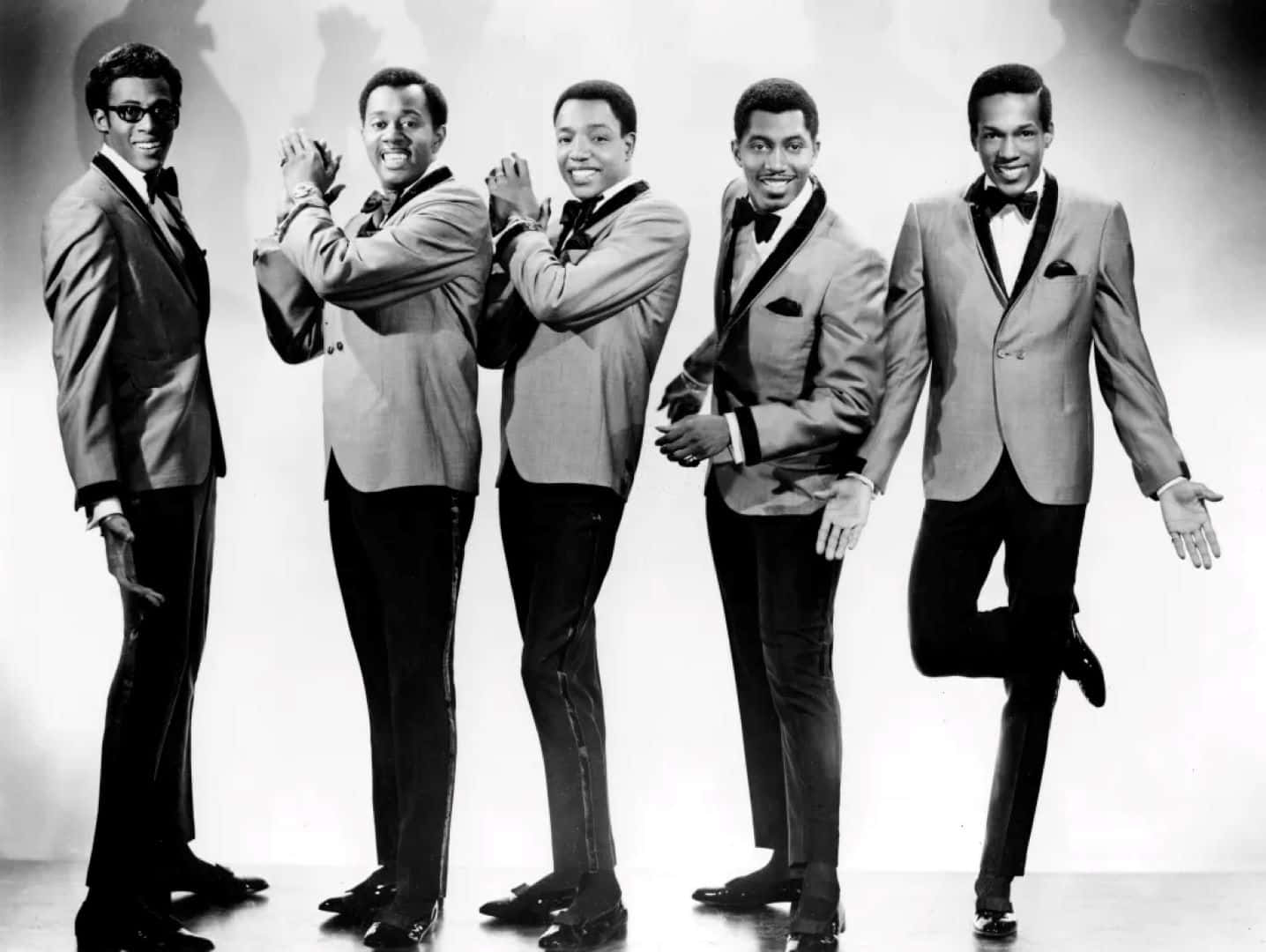 Classic Motown Group Pose Wallpaper