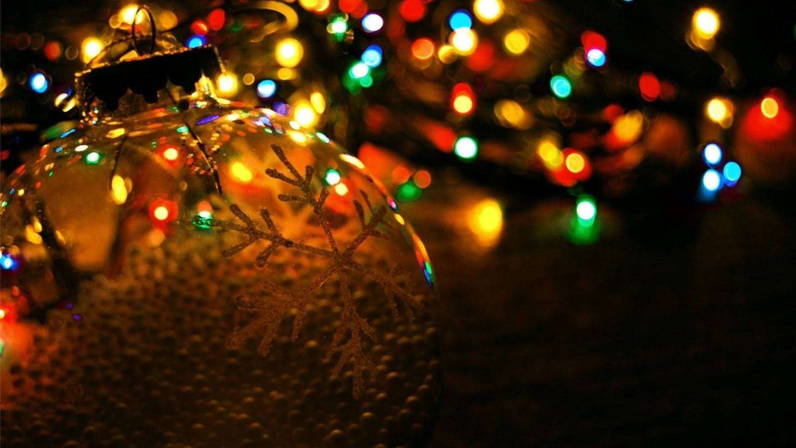 Clear Ball Christmas Lights Wallpaper