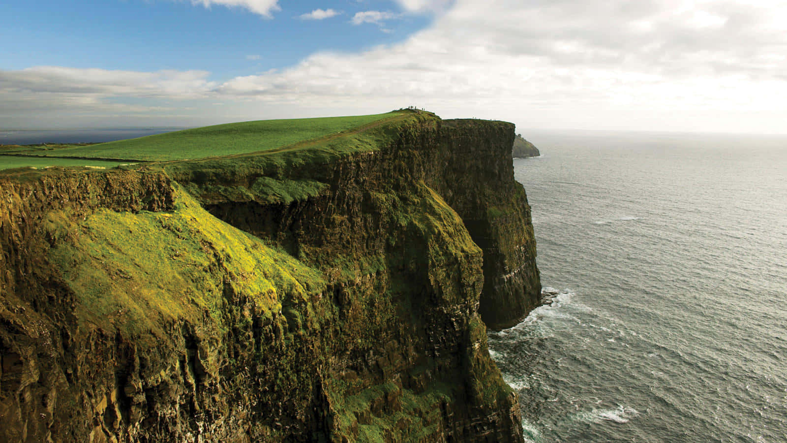 Cliff Overlooking Ireland Desktop Wallpaper