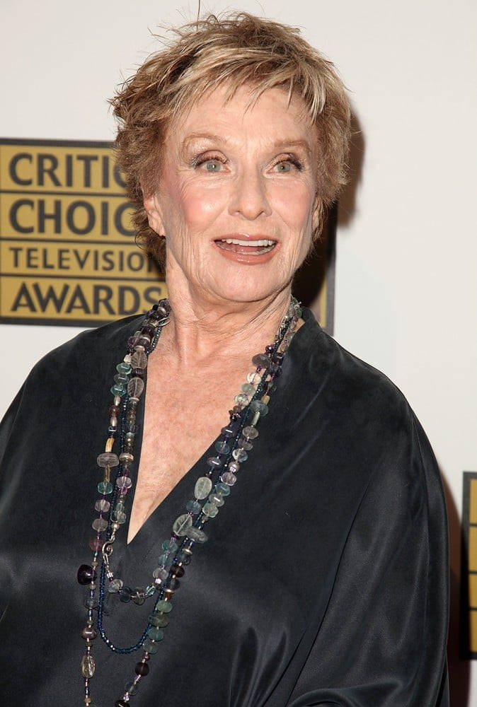 Cloris Leachman At The Critics Choice Television Awards Wallpaper