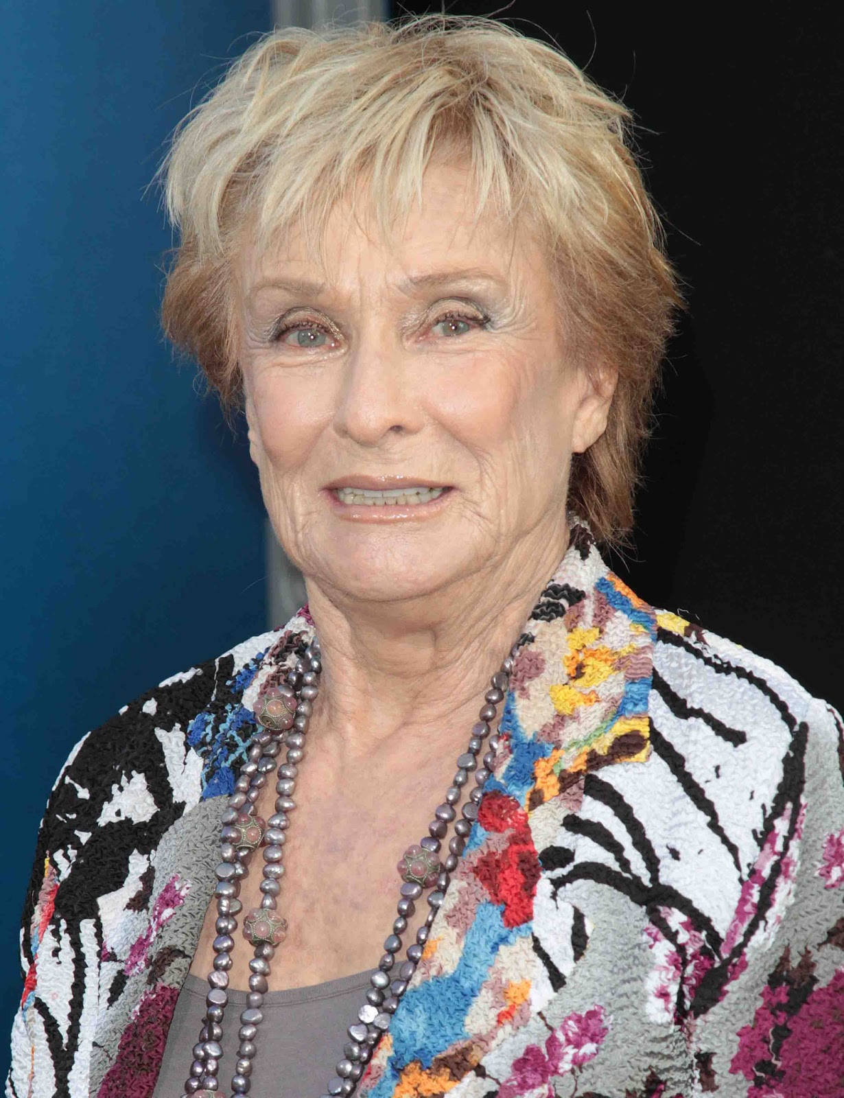 Cloris Leachman Dark Shadows L.a. Premiere Wallpaper