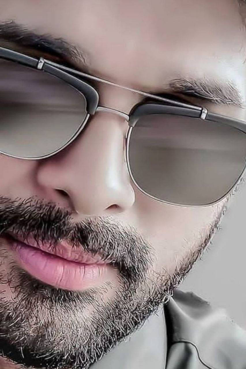 Closeup Shot Pushpa Allu Arjun Wallpaper