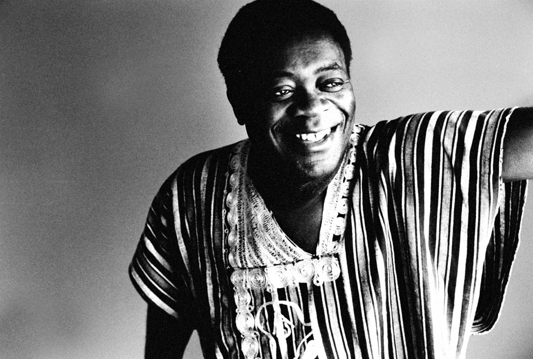 Commemorative Portrait Yaphet Kotto Wallpaper