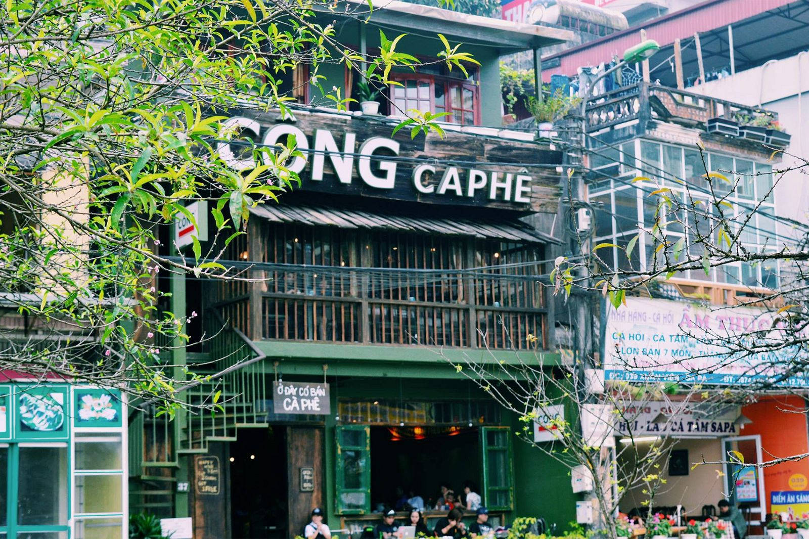 Cong Caphe In Hanoi City Wallpaper