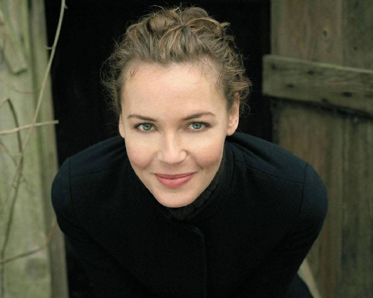 Connie Nielsen Blue Eyes Wallpaper