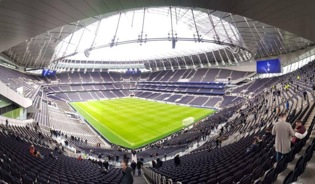 Crowded Tottenham Hotspurs Fc Stadium Wallpaper