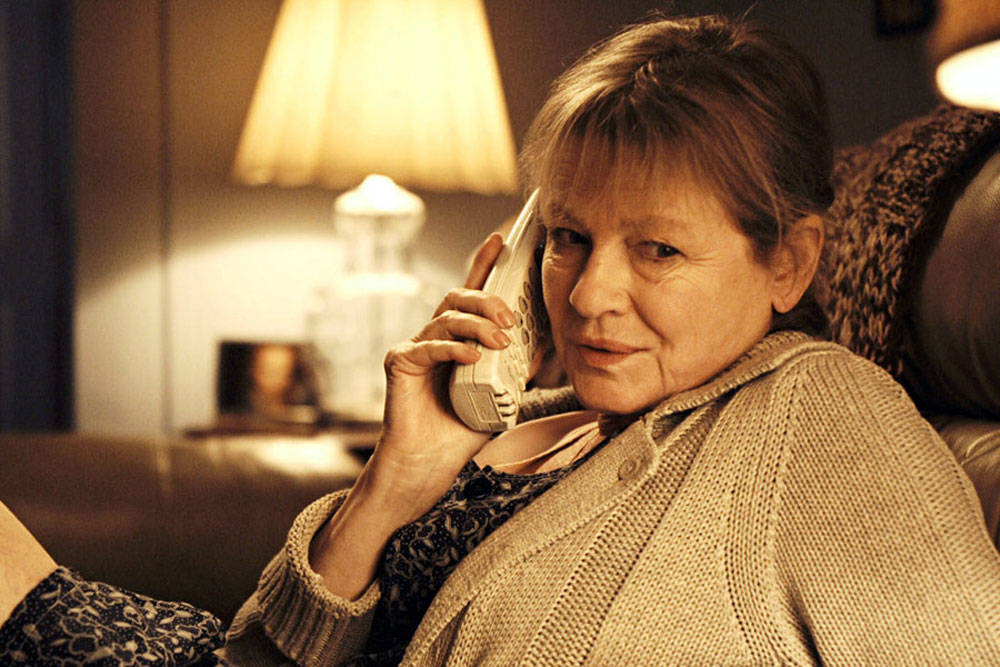 Cute American Actress Dianne Wiest As Nat Wallpaper