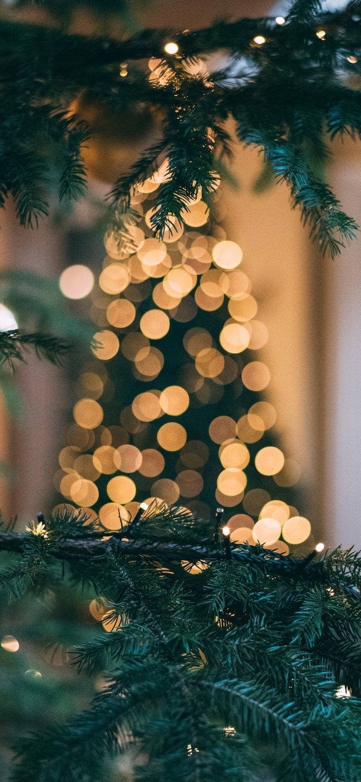 Cute Christmas Iphone Gold Lights Wallpaper