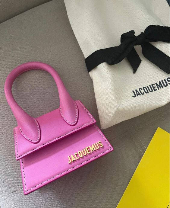 Cute Jacquemus Le Chiquito Moyen Bag Wallpaper