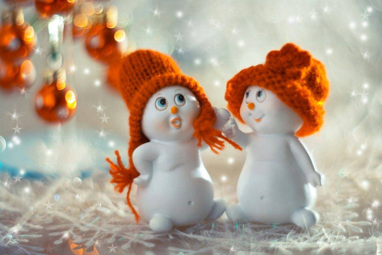 Cute Snow Toys Wallpaper