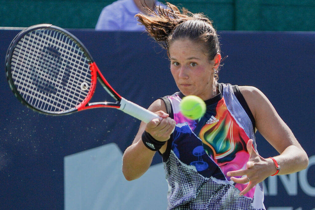 Daria Kasatkina One-handed Swing Wallpaper