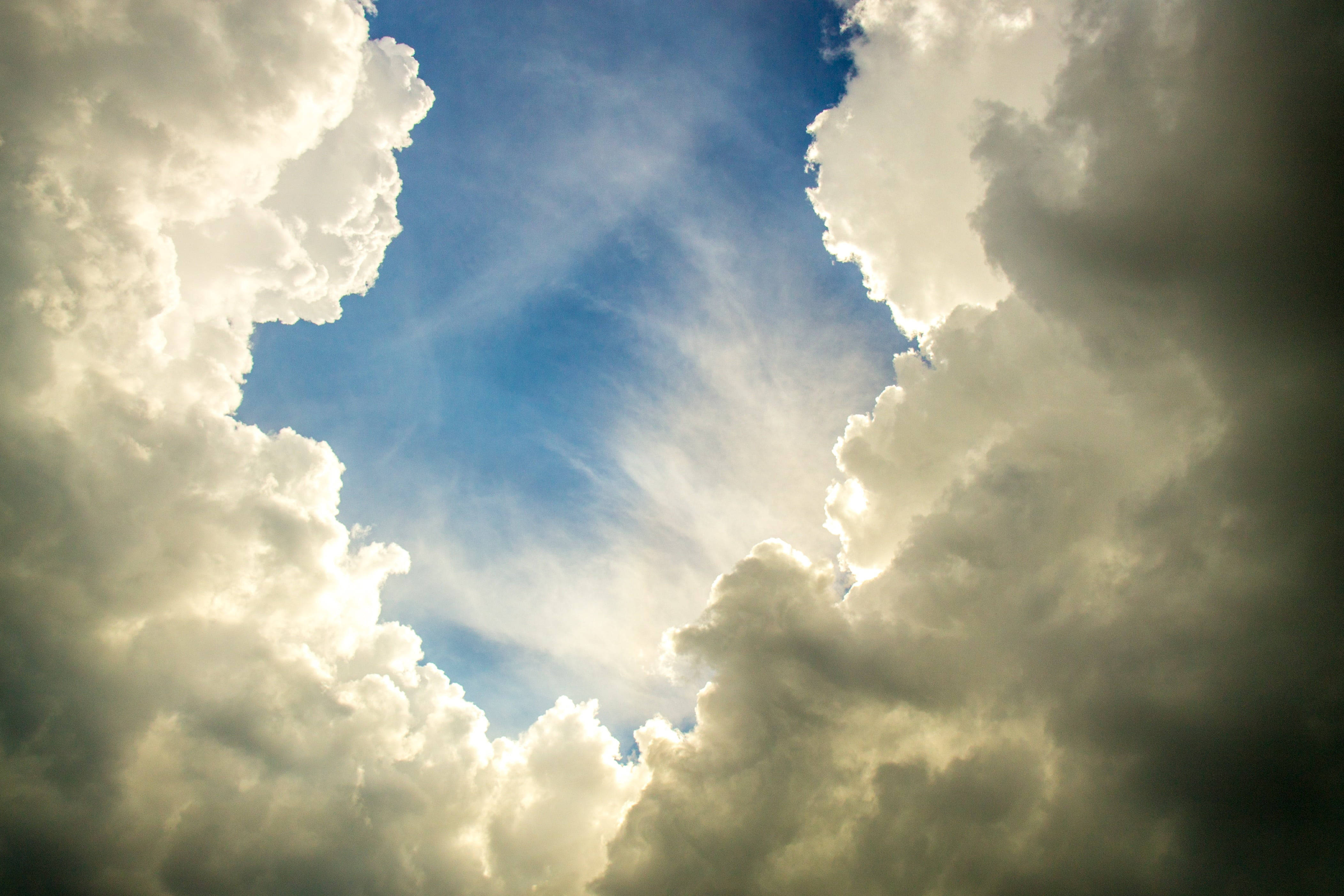 Dark And White High Resolution Clouds Wallpaper