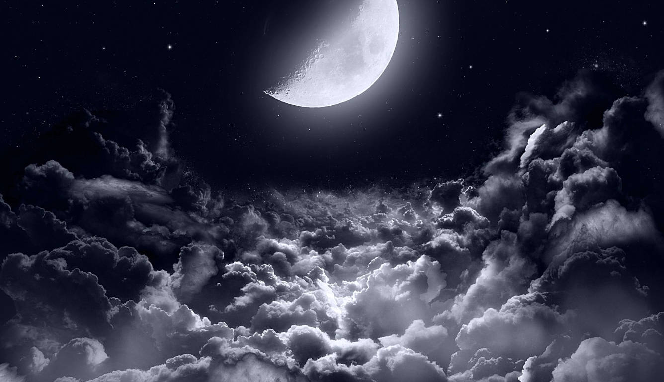 Dark Laptop Half Moon Shining In A Cloudy Sky Wallpaper