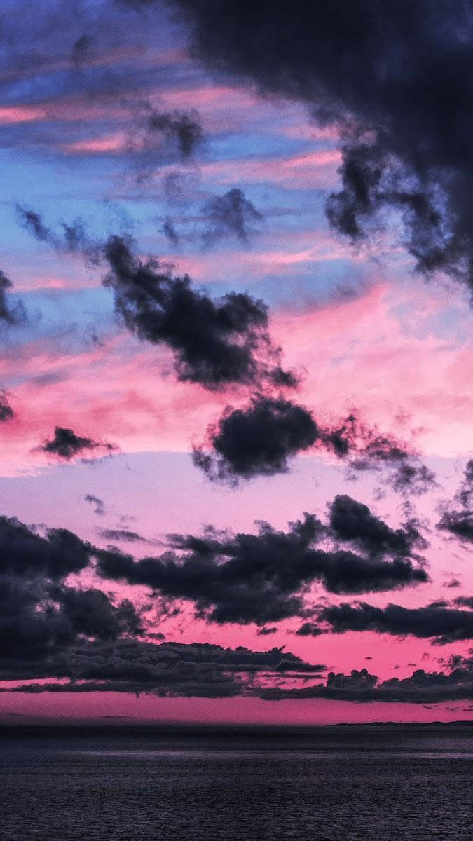 Dark Purple And Pink Clouds Aesthetics Wallpaper