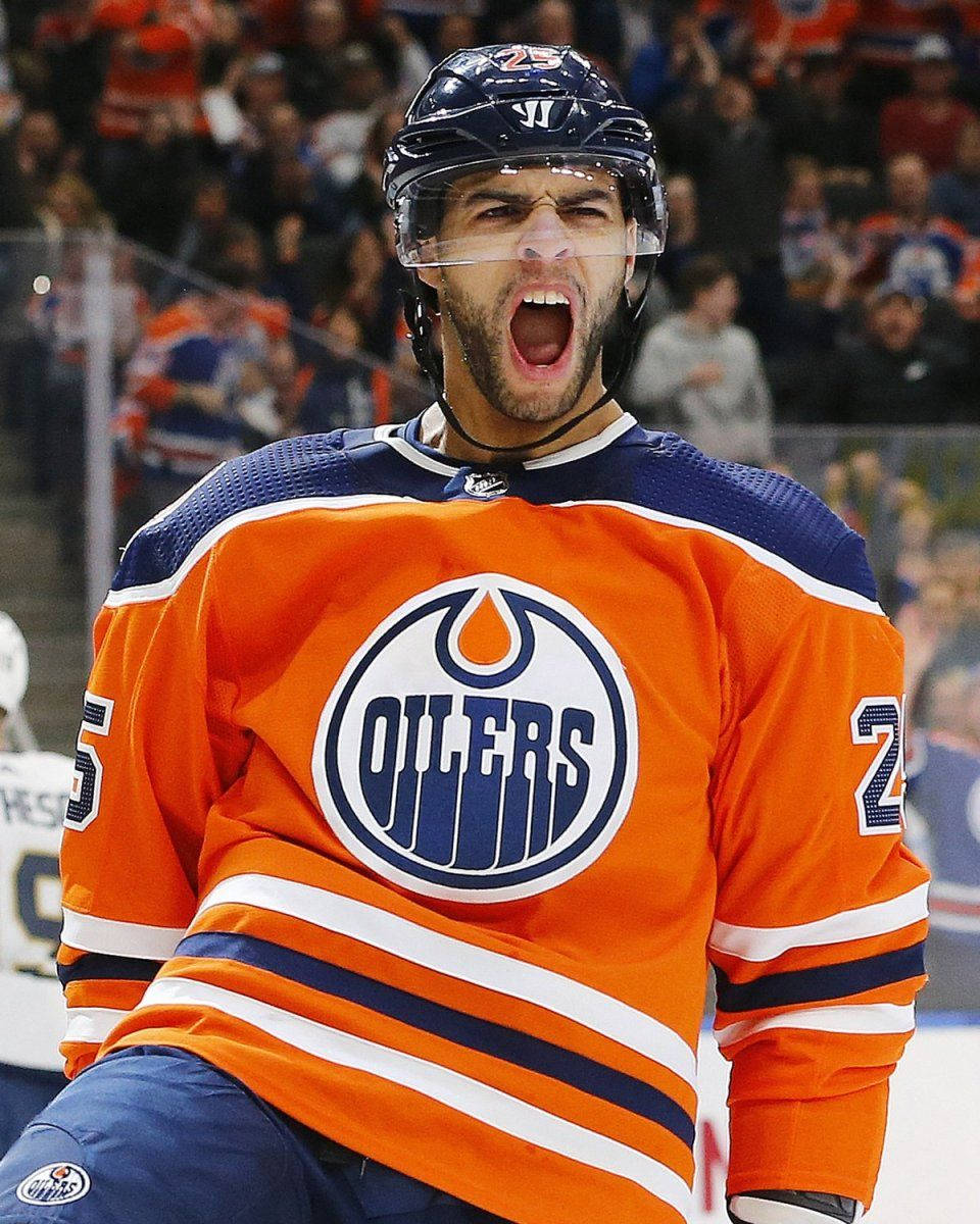 Darnell Nurse During Edmonton Against Philadelphia Flyers 2019 Wallpaper