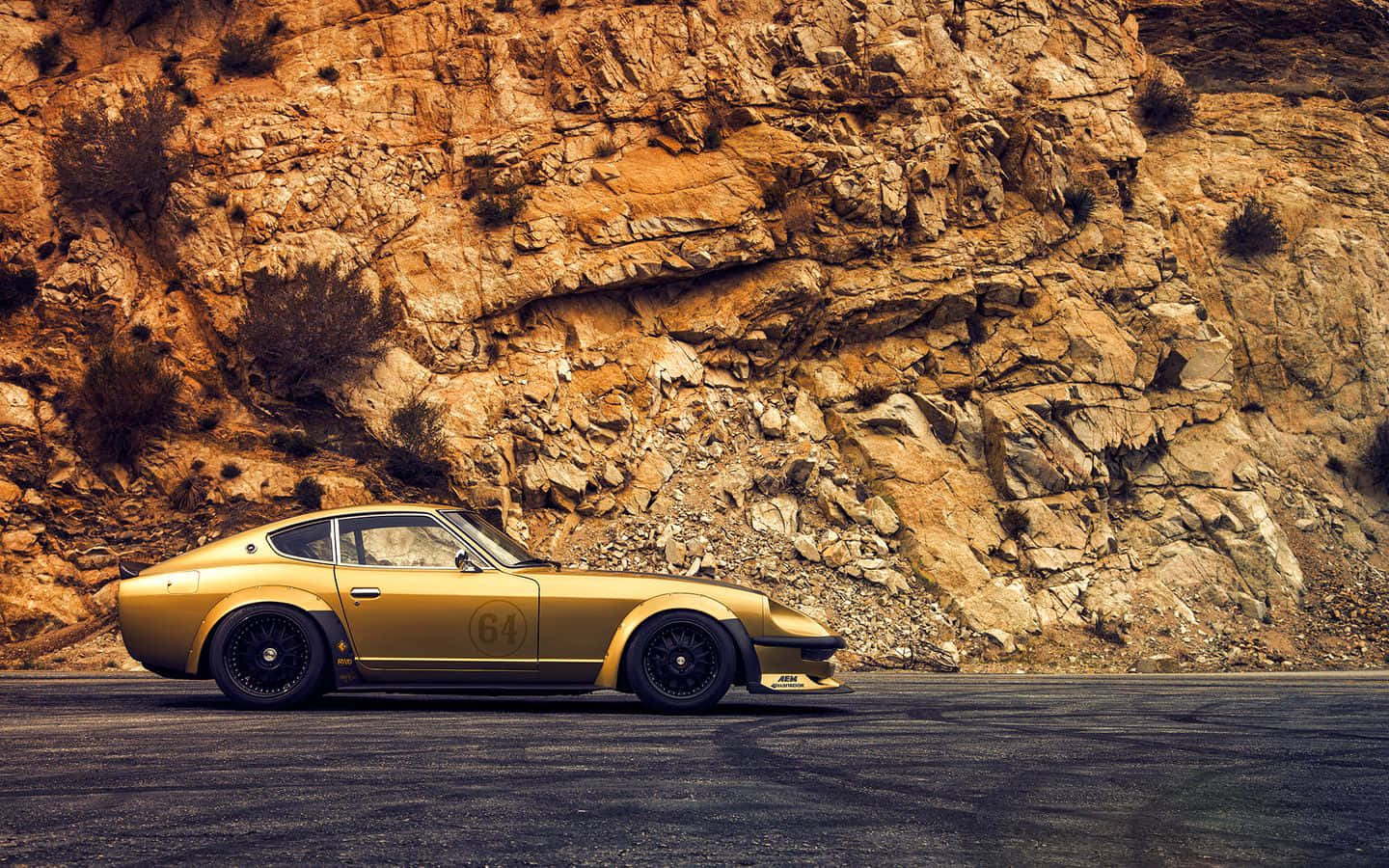 Datsun's Classic Beauty: Vintage Car In Its Prime Wallpaper
