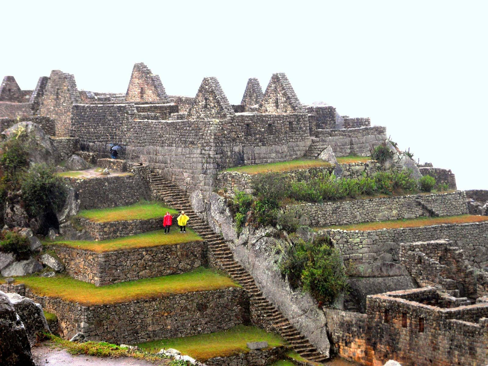 Death Stairs At Captivating Machu Picchu Wallpaper