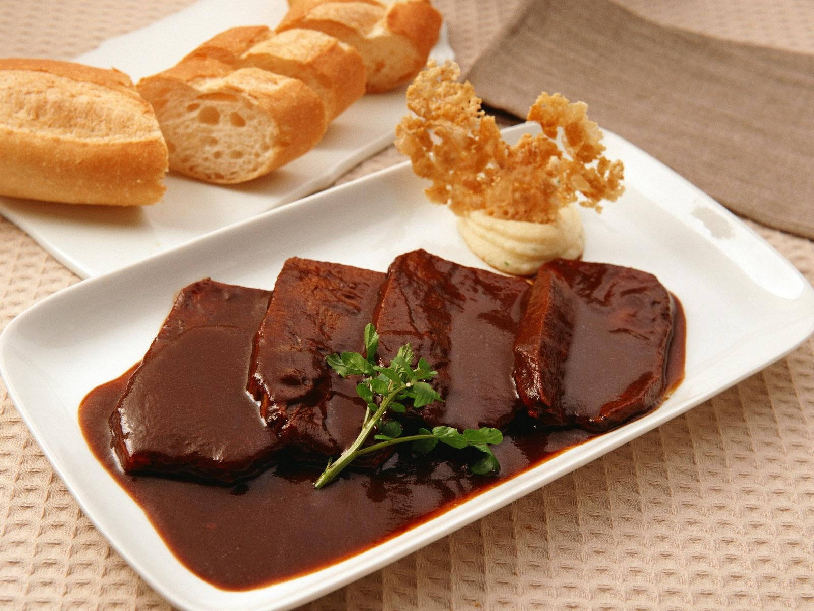 Demi Glace Sauerbraten Traditional German Dish Wallpaper