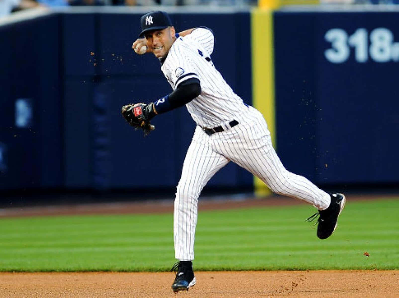 Derek Jeter Returning The Ball Wallpaper