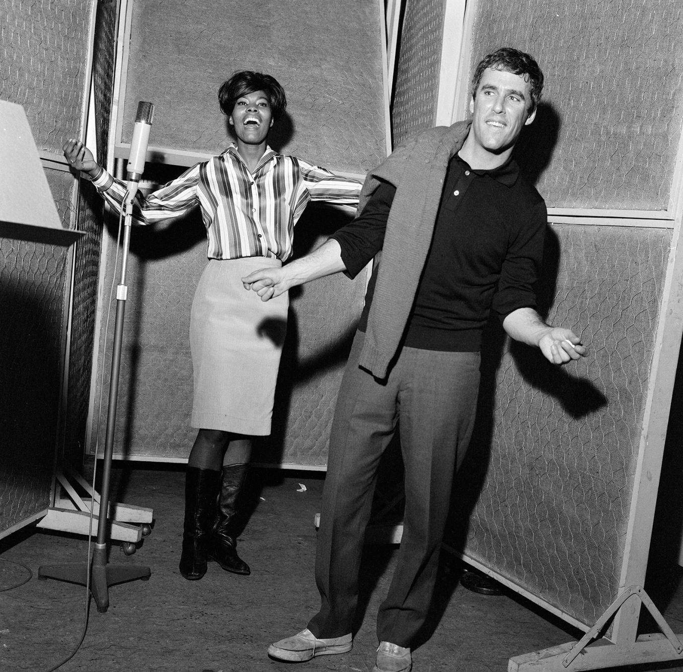 Dionne Warwick And Burt Bacharach Wallpaper