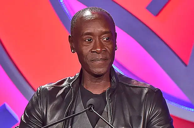 Don Cheadle At Jimmy Kimmel Wallpaper