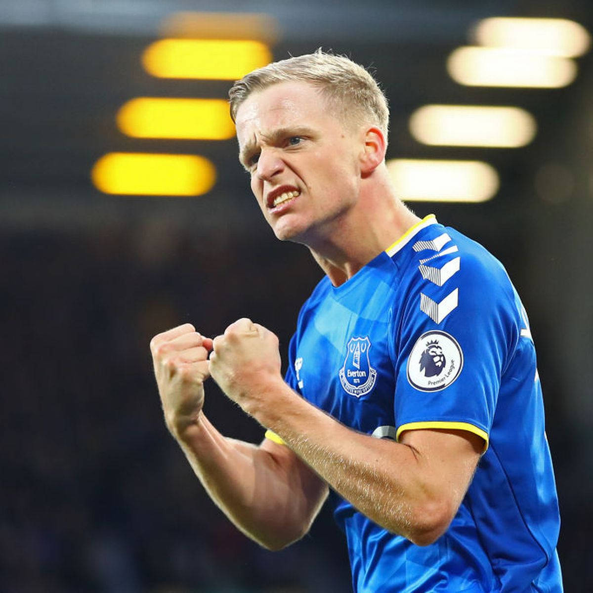 Donny Van De Beek Blue Everton Jersey Wallpaper