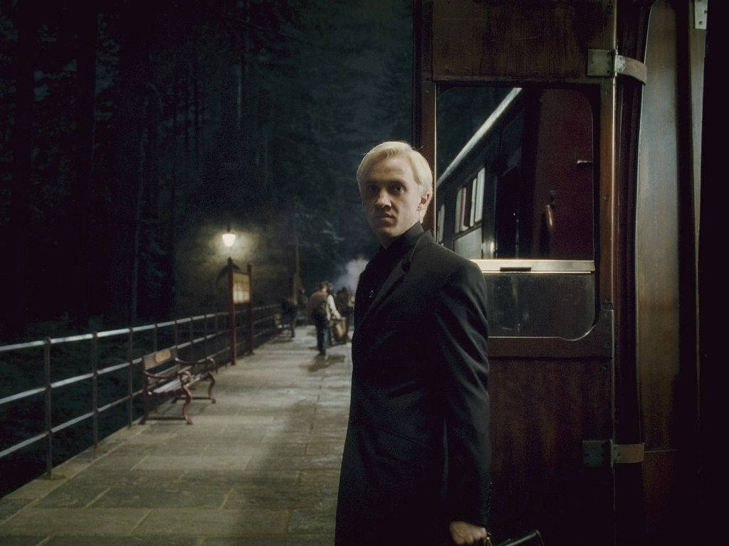 Draco Malfoy Aesthetic Train Wallpaper