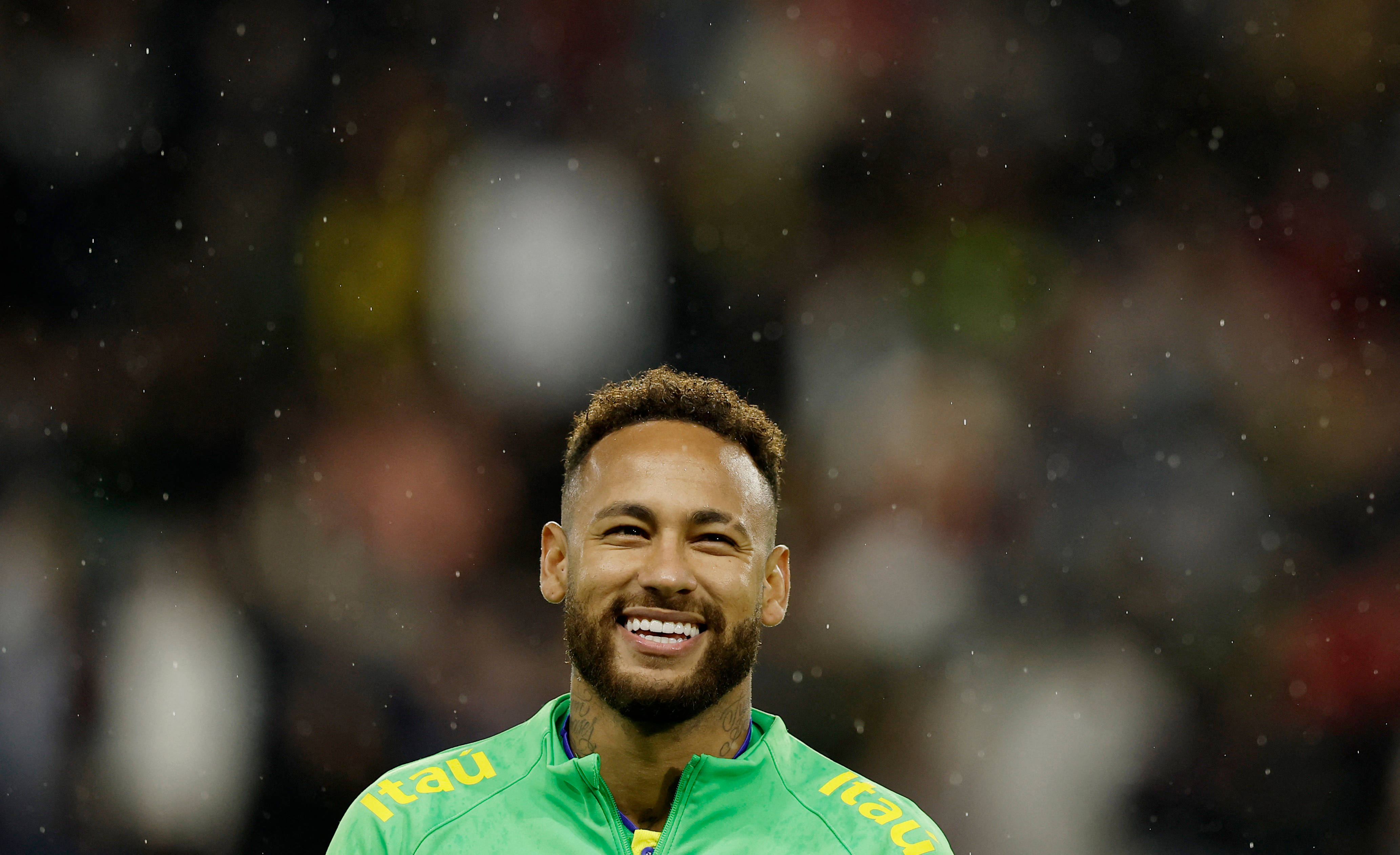 Dynamic Football Star - Cool Neymar Jr. Happy Wallpaper