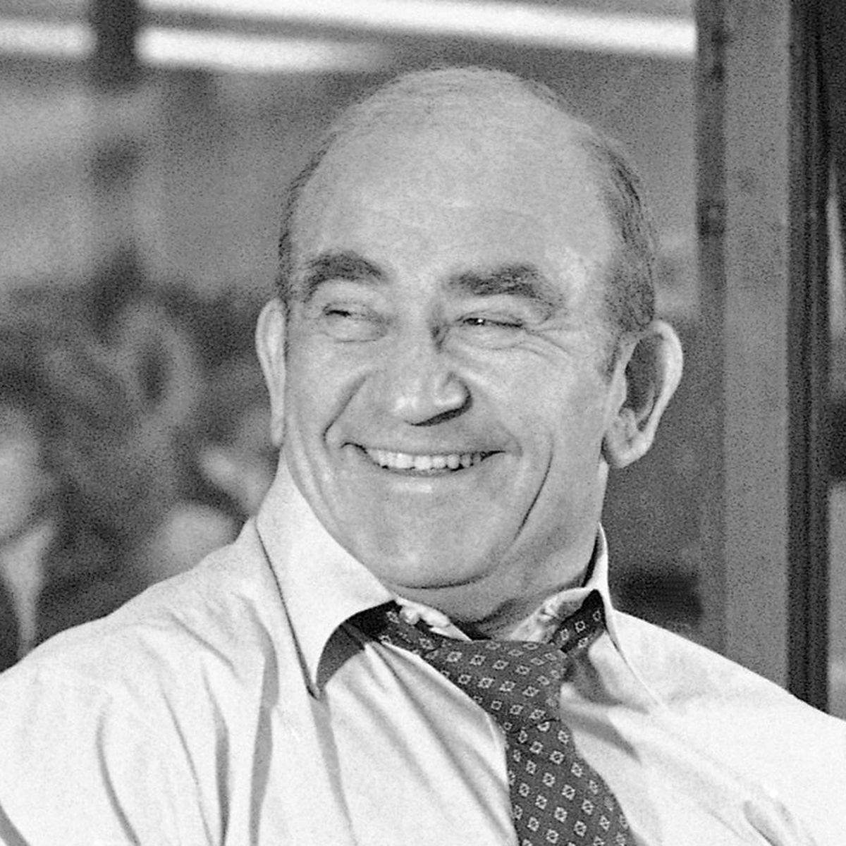 Edward Asner Black And White Smile Wallpaper