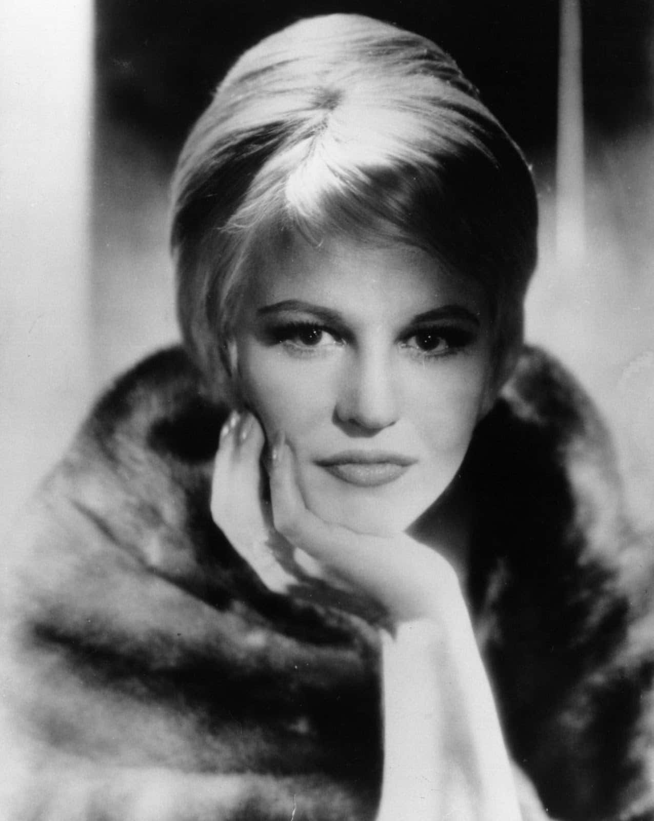 Elegant Portrait Peggy Lee Wallpaper