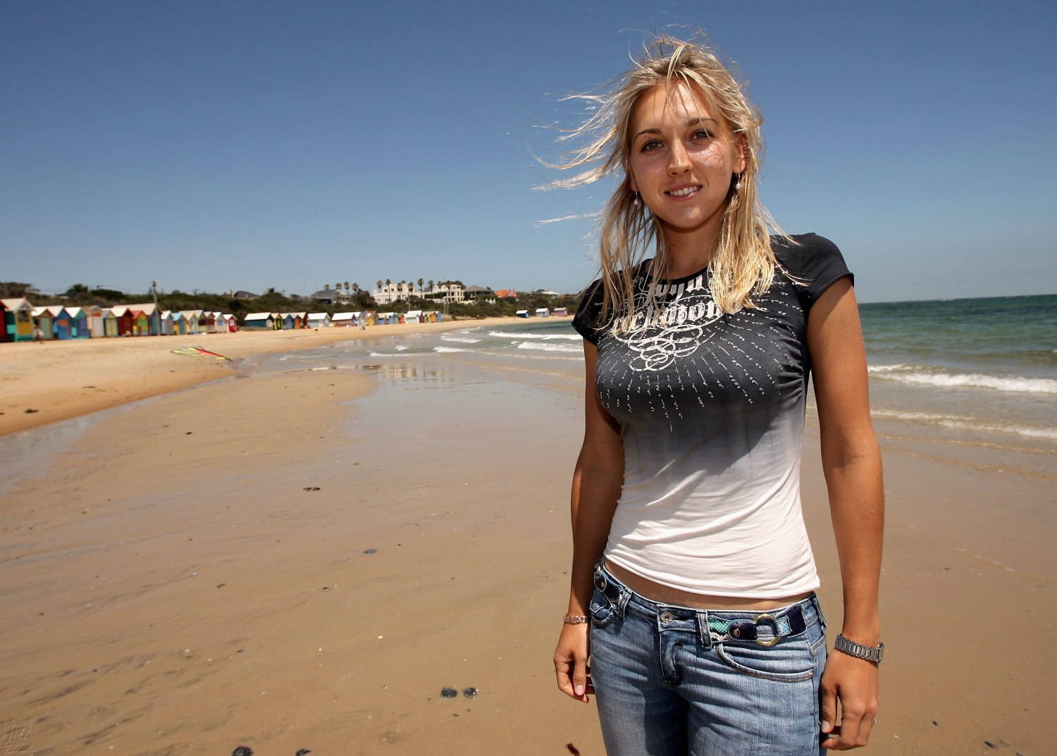 Elena Vesnina At The Beach Wallpaper