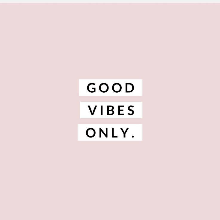 Embrace Simplicity With Good Vibes Only Wallpaper