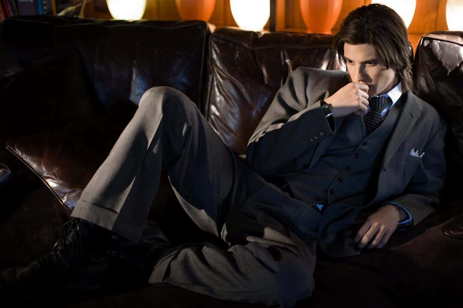 English Actor Ben Barnes Posing In A Suit Wallpaper