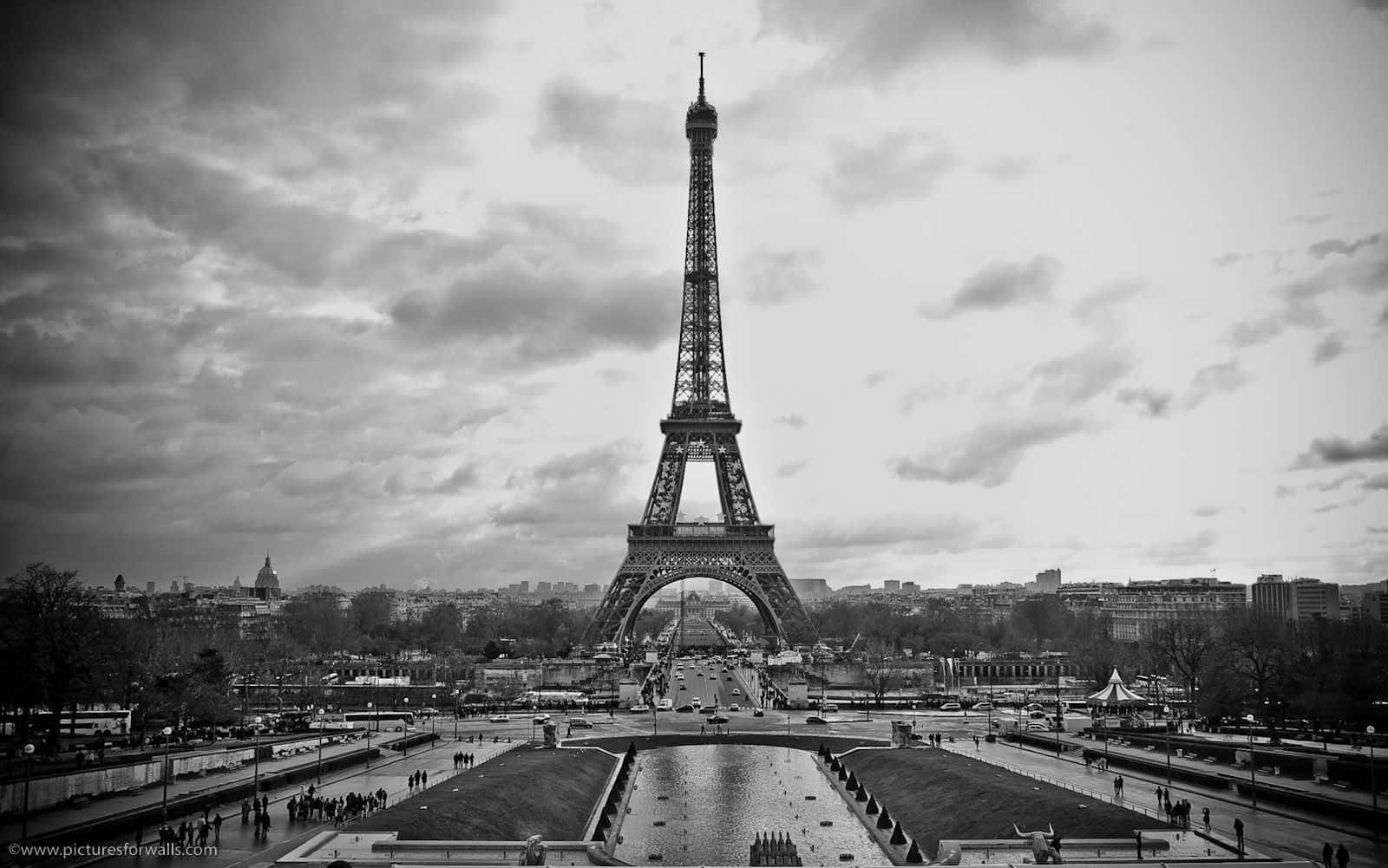 Enjoy A Night View Of Paris Wallpaper
