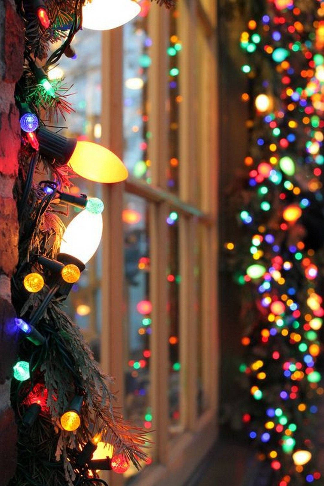 Enjoy Your Christmas This Year In Spectacular Style With Beautiful Lights. Wallpaper