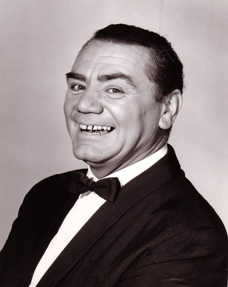 Ernest Borgnine Gap Tooth Smile Wallpaper