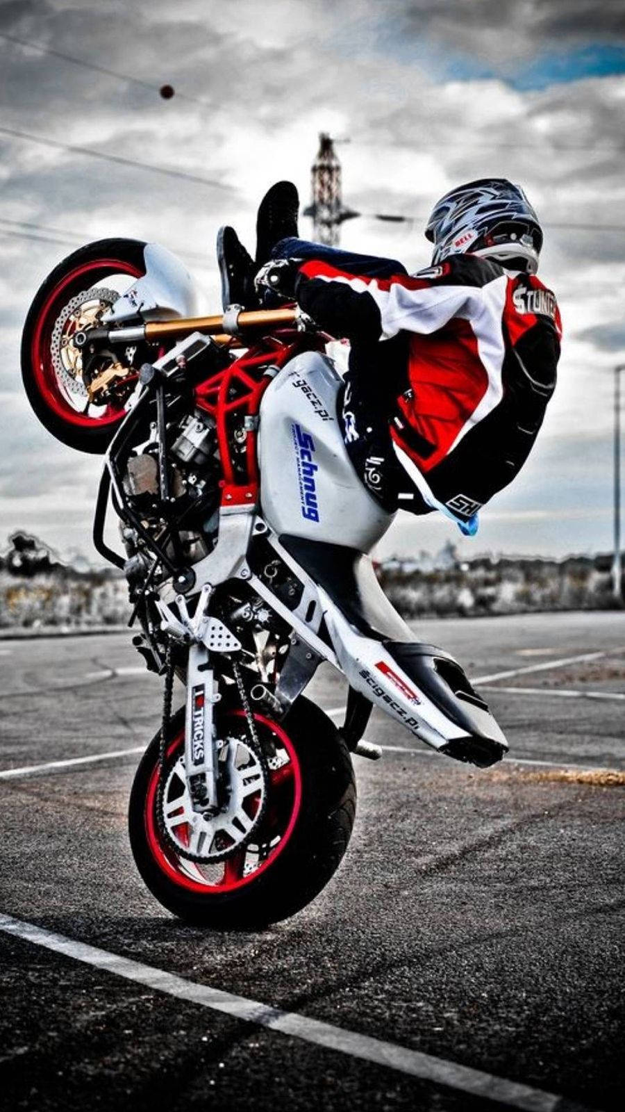 Exhilarating Stunts With Motorbikes Wallpaper