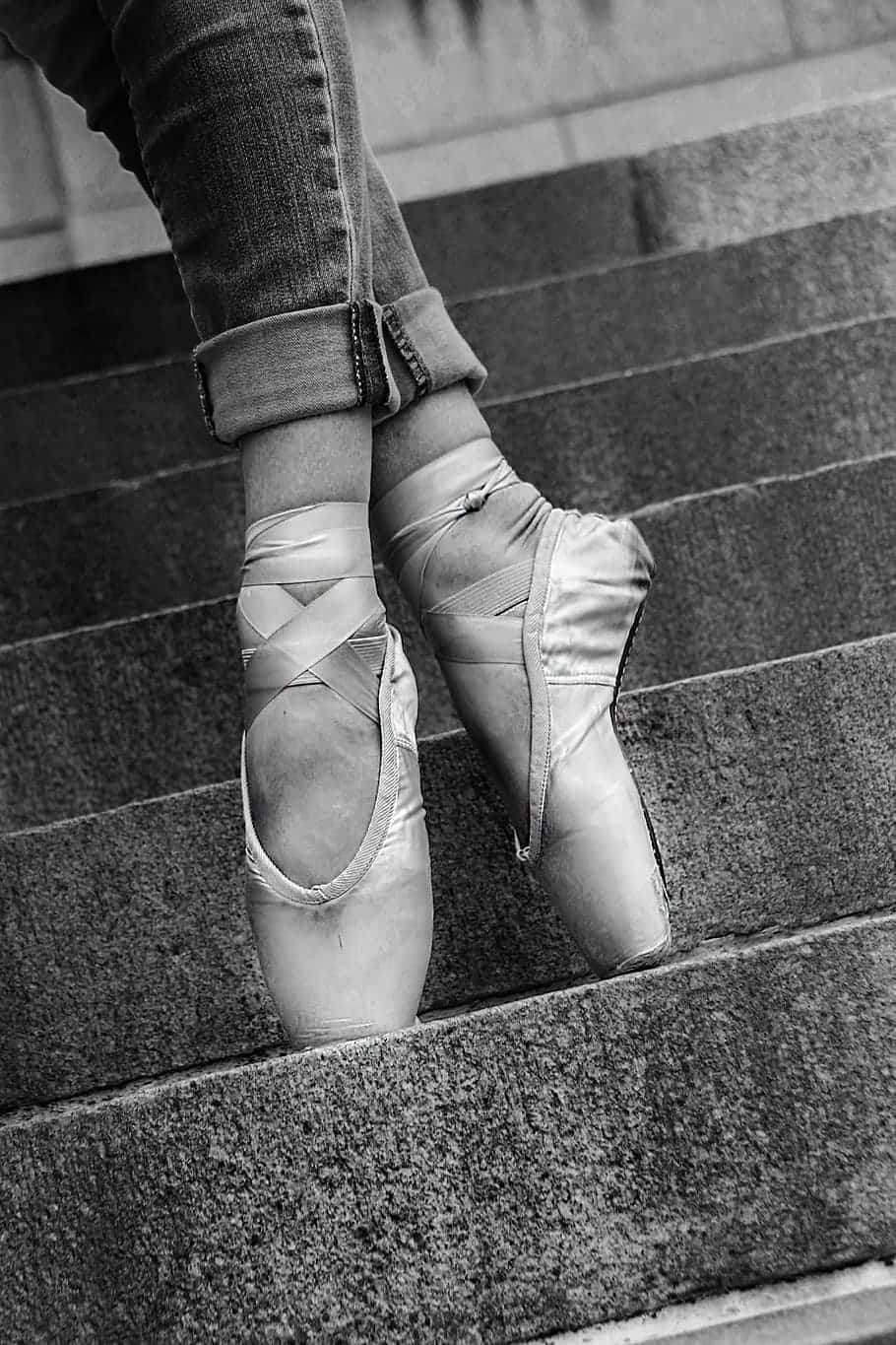 Expressive Ballet - Pointe Shoes On Steps Wallpaper
