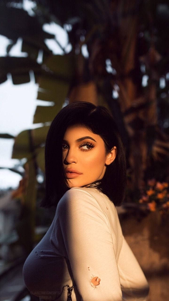 Famous Tiktokers Gorgeous Kylie Jenner Wallpaper