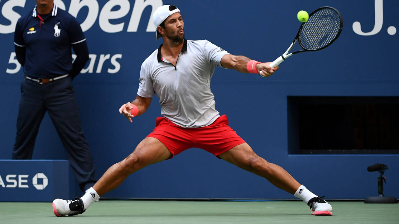 Fernando Verdasco Legs Wide Apart Wallpaper