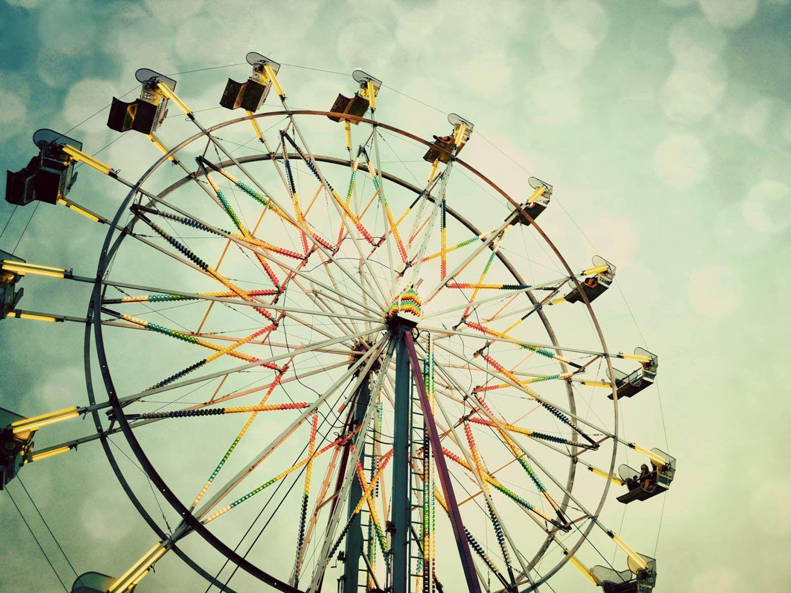 Ferris Wheel With Star-shaped Design Wallpaper