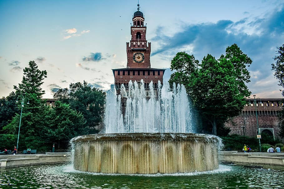 Fountain Near Giuseppe Garibaldi Milan Wallpaper