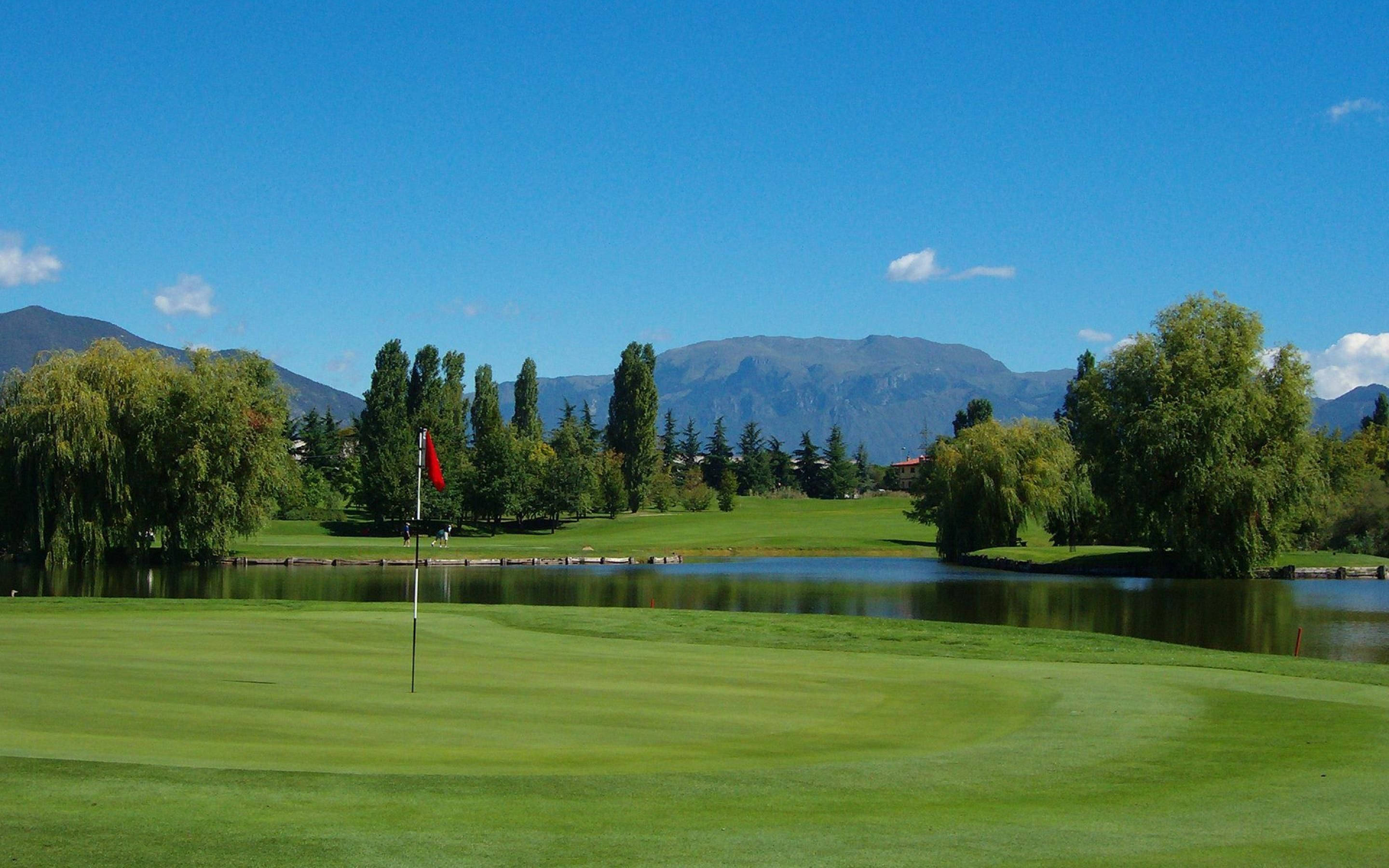 Franciacorta Club Golf Course Desktop Wallpaper